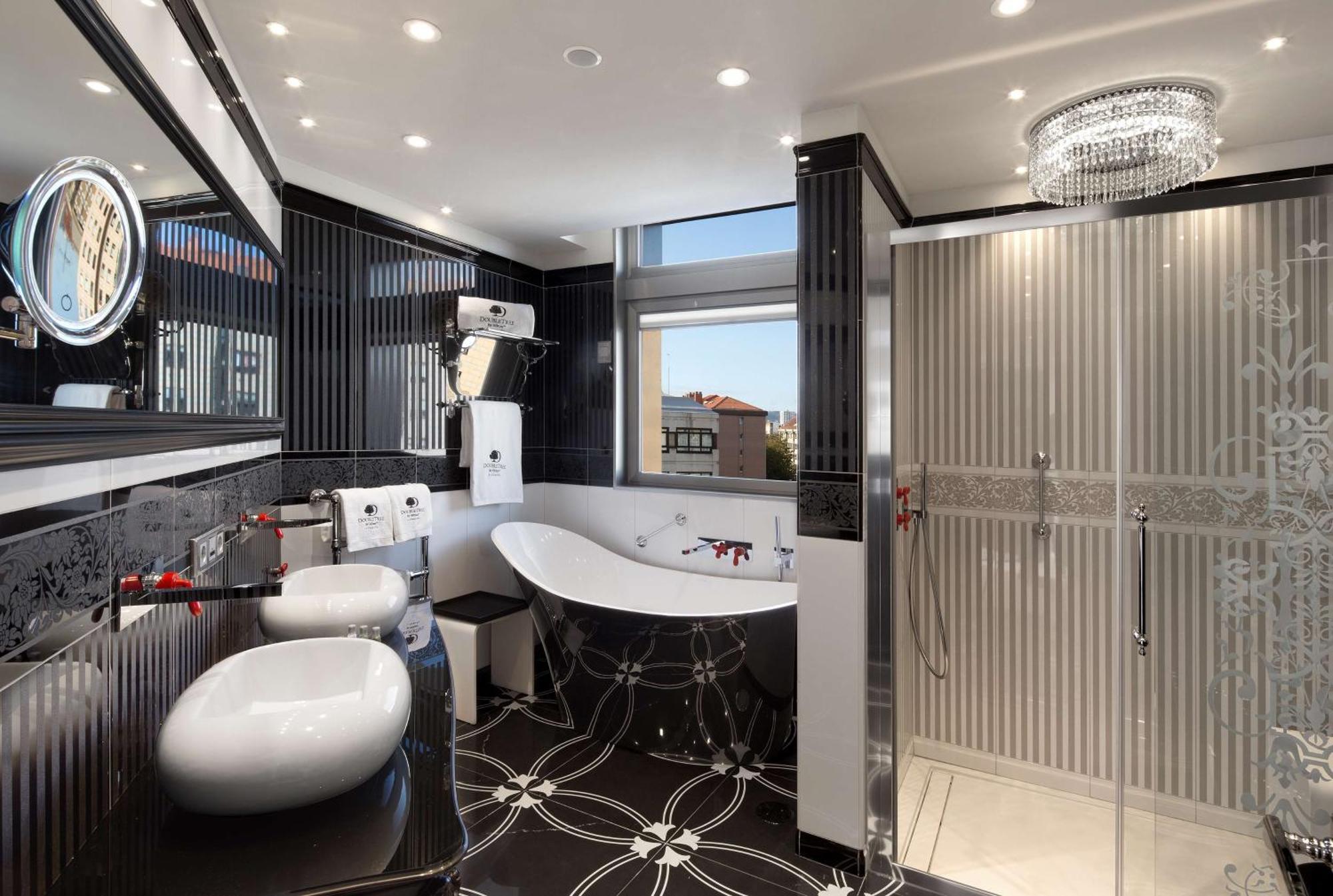 Doubletree By Hilton Ла-Корунья Экстерьер фото